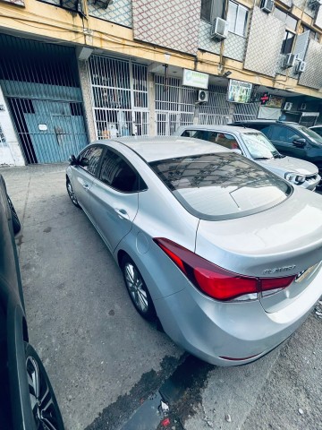 Venda HYUNDAI ELANTRA