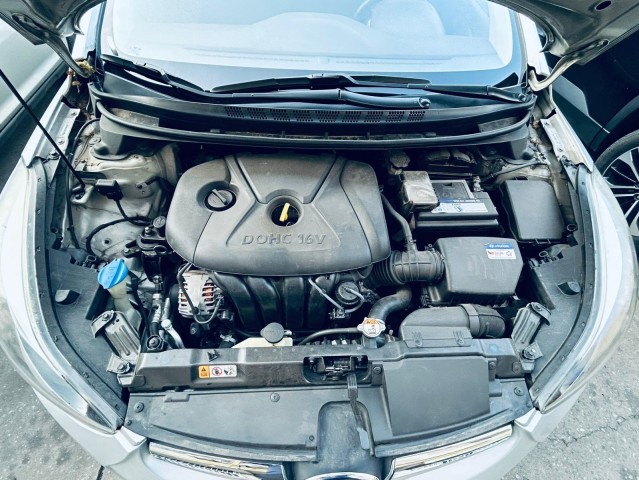 Venda HYUNDAI ELANTRA