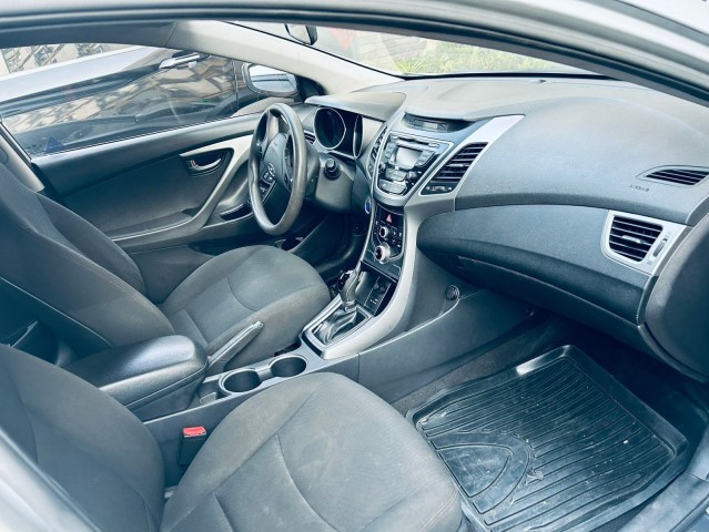 Venda HYUNDAI ELANTRA