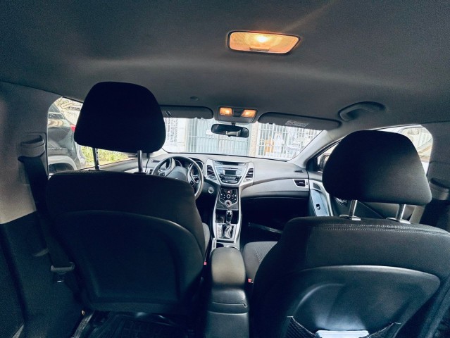 Venda HYUNDAI ELANTRA