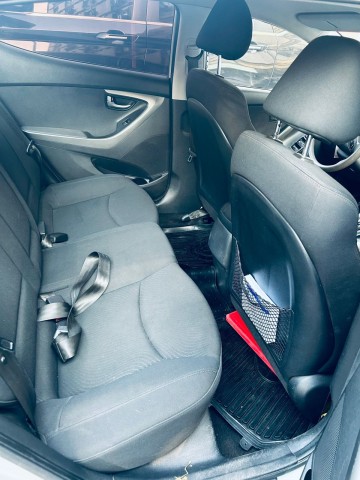 Venda HYUNDAI ELANTRA