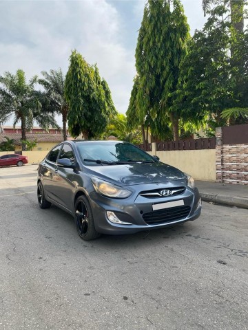 Venda Vendo Hyundai Accent Limpo