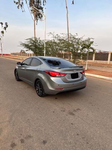 Venda HYUNDAI ELANTRA