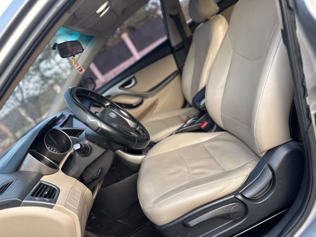 Venda HYUNDAI ELANTRA