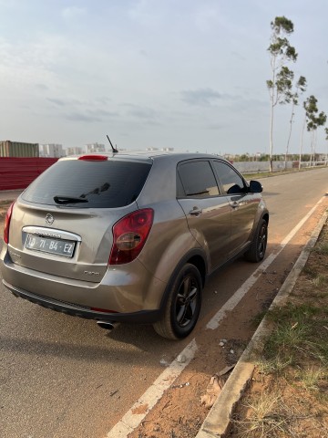 Venda Korando gasolina automático limpo
