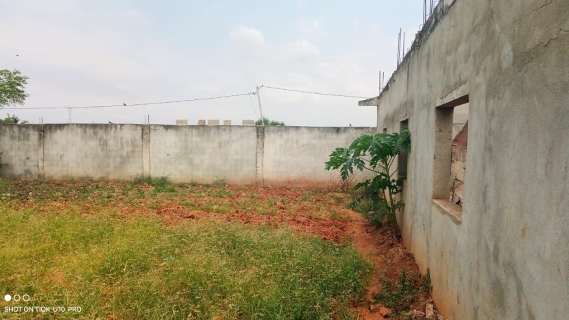 Venda Casa inacabada 50/28