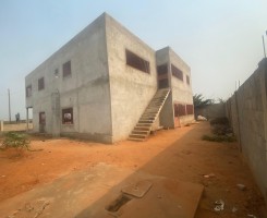 A venda Vende-se esta casa.