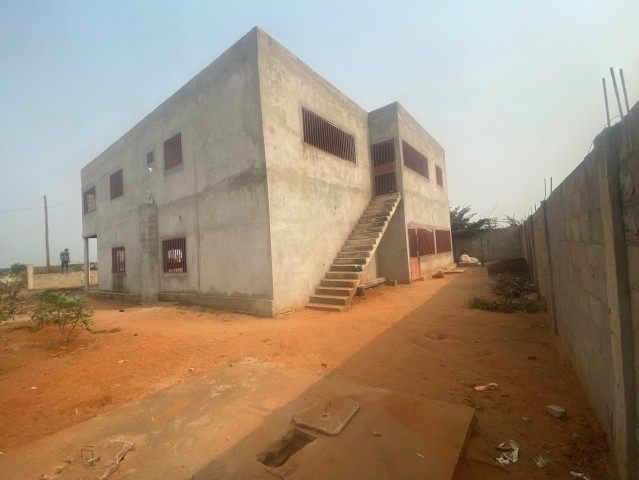 Venda Vende-se esta casa.