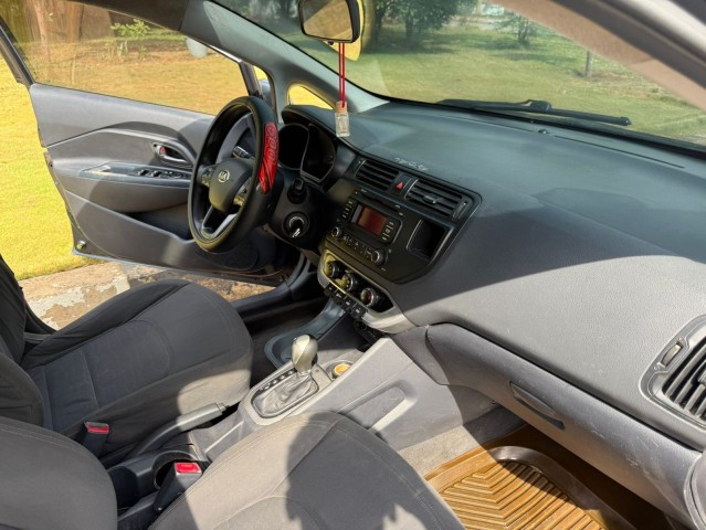 Venda Vendo Kia Rio Limpo
