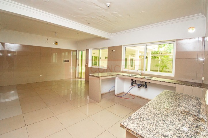 Venda VIVENDA V6 DE ALTO PADRÃO À VENDA BENFICA (RUA DO BFA) | LUANDA