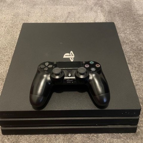 Venda ️VENDA RELÂMPAGO️PS4 PRO 1T