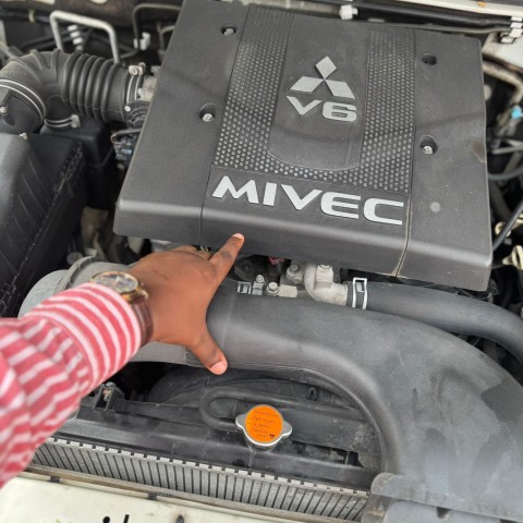 Venda MITSUBISHI PAJERO | 3.8