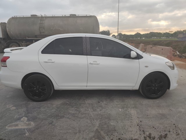 Venda TOYOTA YARIS DE MALA SÉRIE EU