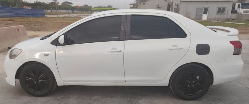 Venda TOYOTA YARIS DE MALA SÉRIE EU