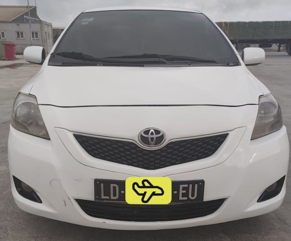 Venda TOYOTA YARIS DE MALA SÉRIE EU