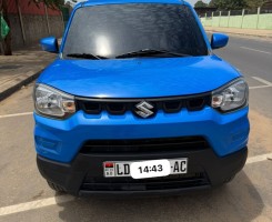 A venda Suzuki spress semi novo impecável