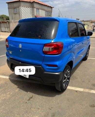 Venda Suzuki spress semi novo impecável