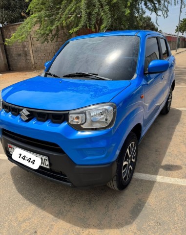 Venda Suzuki spress semi novo impecável