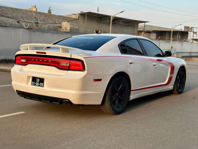 Venda Dodge charger v6