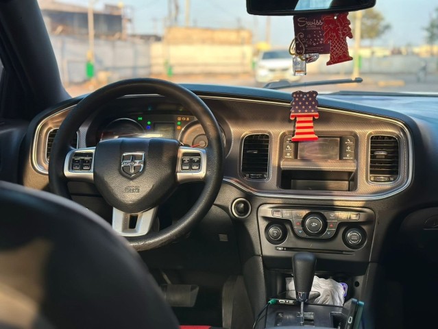 Venda Dodge charger v6