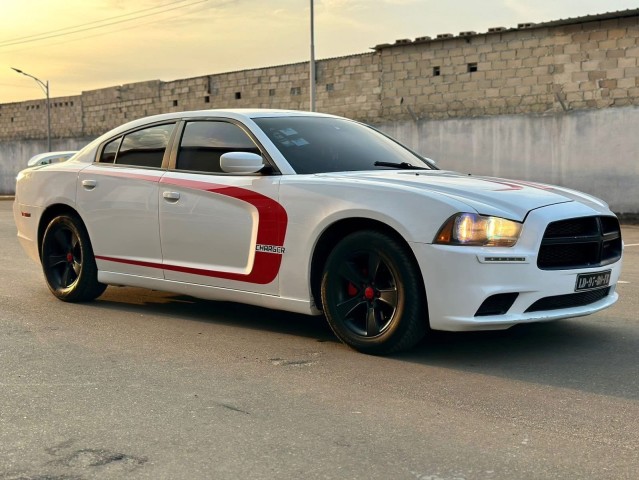 Venda Dodge charger v6