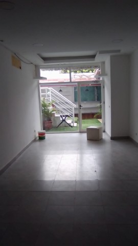 Venda Arrenda-se este belíssimo espaço comercialno Maculusso