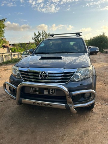 Venda TOYOTA FORTUNER