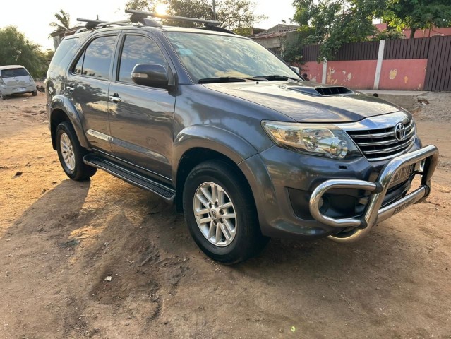 Venda TOYOTA FORTUNER
