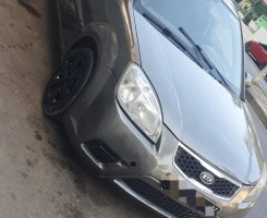 A venda Kia Rio Mala