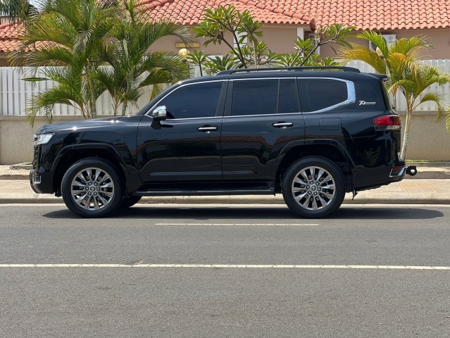 Venda TOYOTA LAND CRUISER LC300 VXR 2023 TWIN TURBO