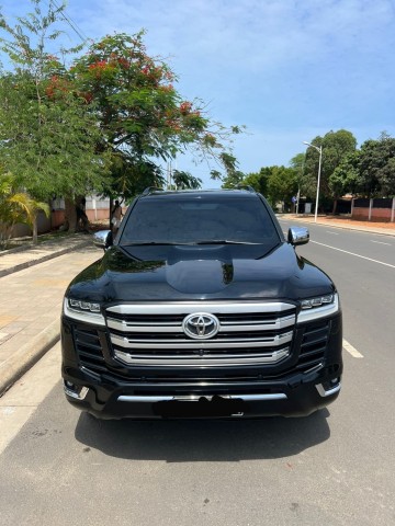 Venda TOYOTA LAND CRUISER LC300 VXR 2023 TWIN TURBO