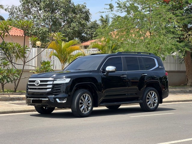 Venda TOYOTA LAND CRUISER LC300 VXR 2023 TWIN TURBO