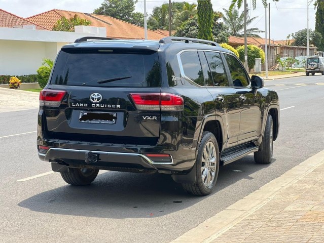Venda TOYOTA LAND CRUISER LC300 VXR 2023 TWIN TURBO
