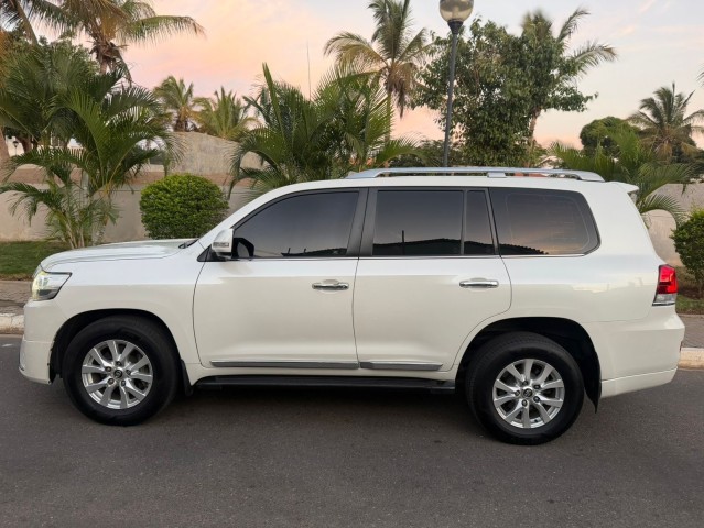 Venda TOYOTA LAND CRUISER VX V8 ORIGINAL