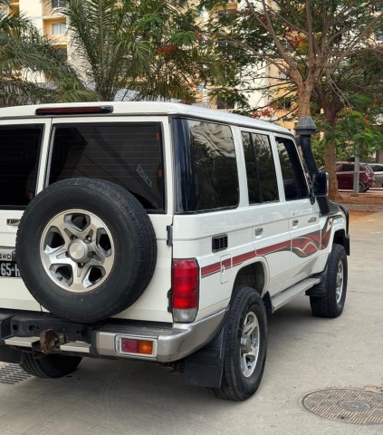 Venda Toyota Land Cruiser Hz