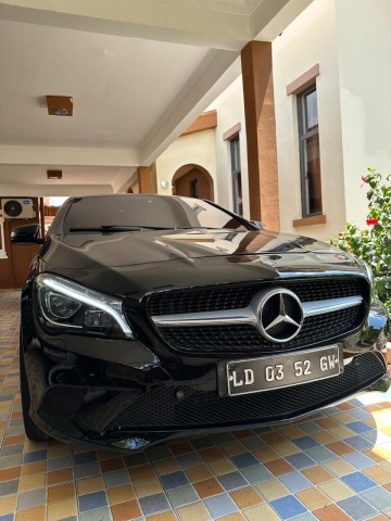 Venda MERCEDES-BENZ CLA C117 LIMPO