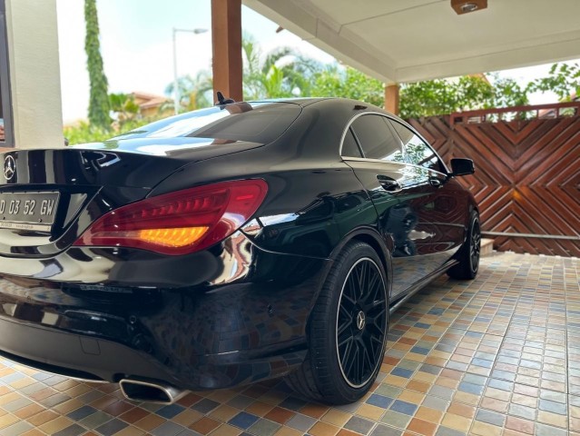 Venda MERCEDES-BENZ CLA C117 LIMPO