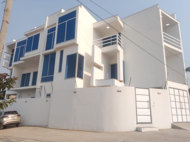 Venda EDIFÍCIO COMPOSTO POR DOIS APARTAMENTOS