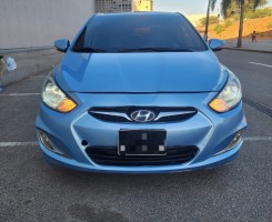 A venda HYUNDAI ACCENT