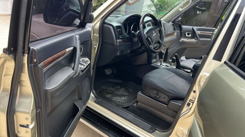 Venda MITSUBISHI PAJERO LIMPO FULL OPTION