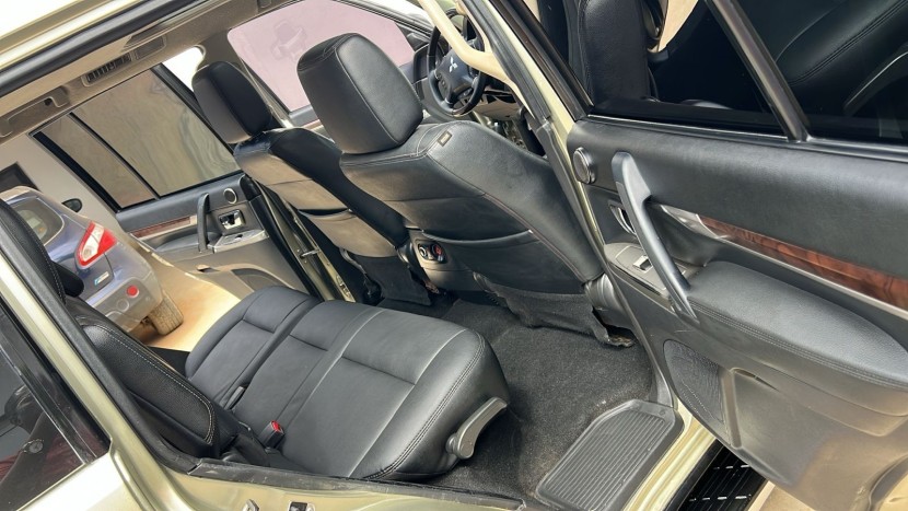 Venda MITSUBISHI PAJERO LIMPO FULL OPTION