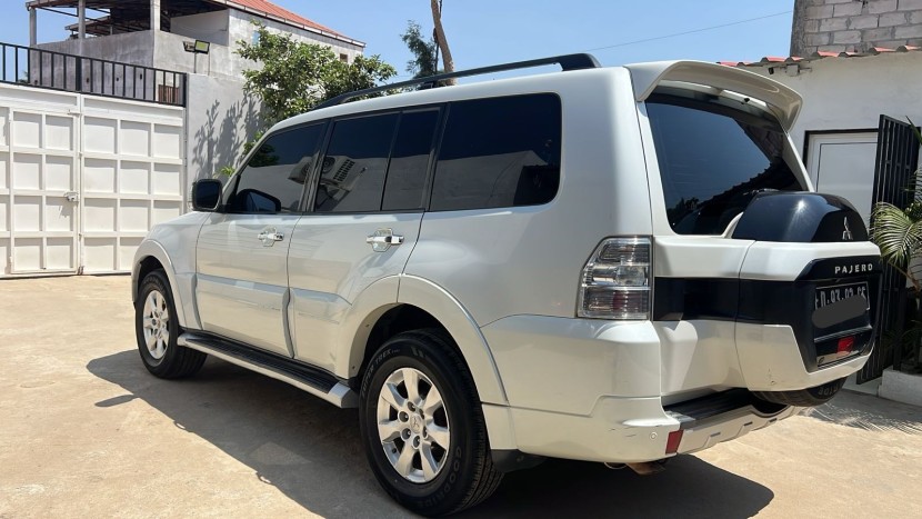 Venda MITSUBISHI PAJERO LIMPO FULL OPTION
