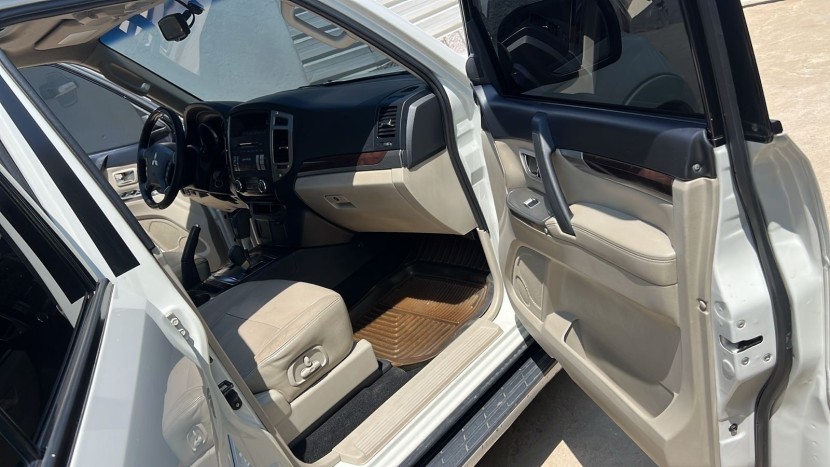 Venda MITSUBISHI PAJERO LIMPO FULL OPTION