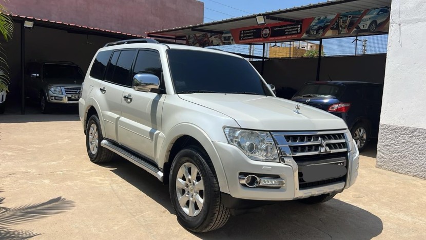 Venda MITSUBISHI PAJERO LIMPO FULL OPTION