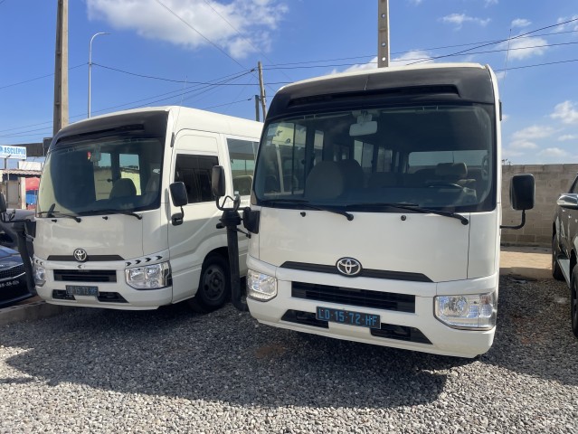 Venda DOIS AUTOCARROS TOYOTA COASTER SEMI NOVOS