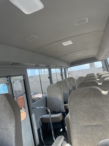 Venda DOIS AUTOCARROS TOYOTA COASTER SEMI NOVOS