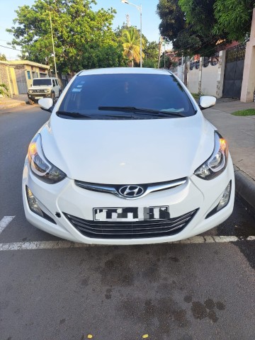 Venda HYUNDAI ELANTRA LIMPO SÉRIE F