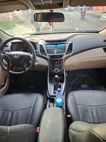 Venda HYUNDAI ELANTRA LIMPO SÉRIE F