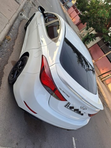 Venda HYUNDAI ELANTRA LIMPO SÉRIE F