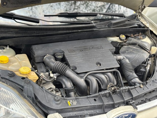 Venda Ford figo limpo